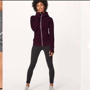 Lululemon Scuba Hoodie IV
Dark Adobe